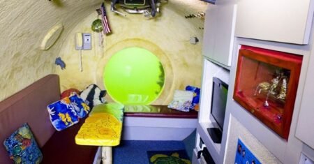 Existe um hotel totalmente submerso e você pode se hospedar lá