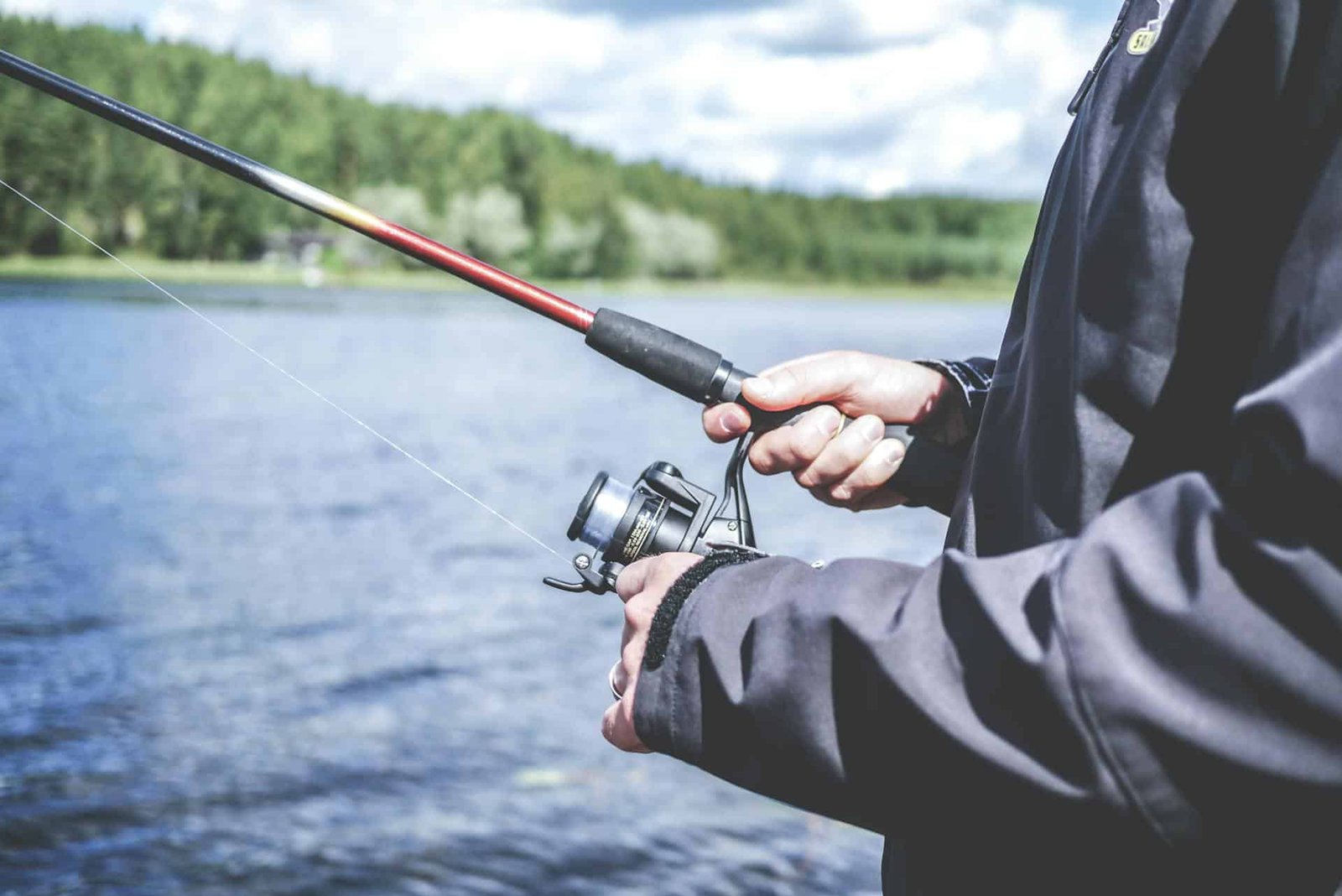 homem pescando