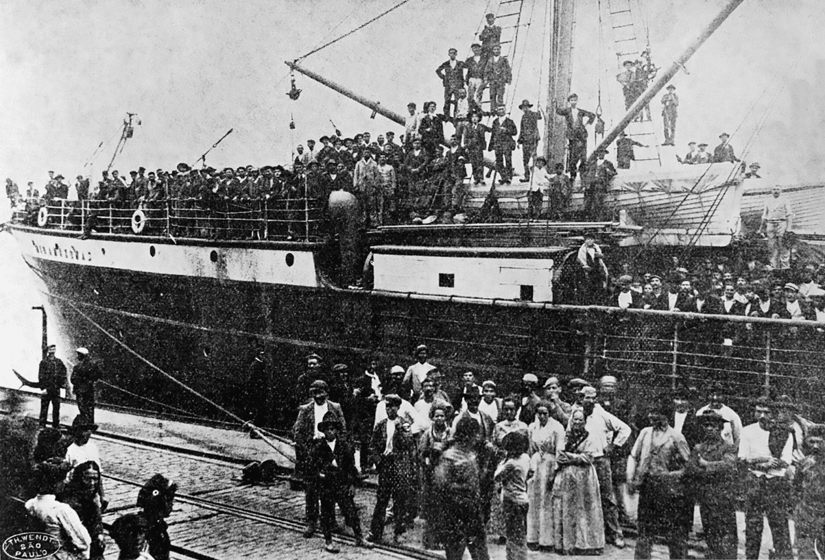 navio com italianos no porto de santos